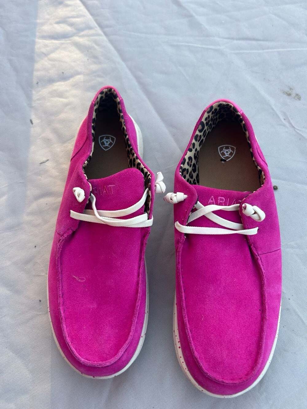 Ariat Hilo Casual Shoes Size 11B Hottest Pink Suede